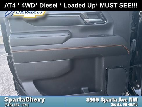 Used 2024 GMC Sierra 2500 AT4 image 17