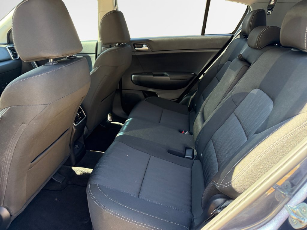 Used 2022 Kia Sportage LX AWD/4WD image 24