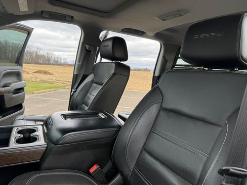 Used 2018 GMC Sierra 3500 Denali w/ Duramax Plus Package image 30