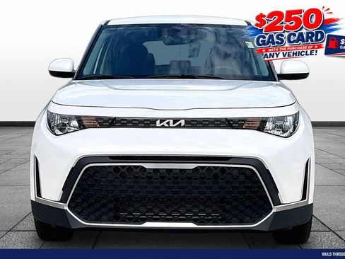 Used 2024 Kia Soul LX w/ Option Group 015 FWD image 3