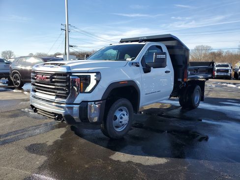 New 2025 GMC Sierra 3500 Pro w/ Convenience Package image 9