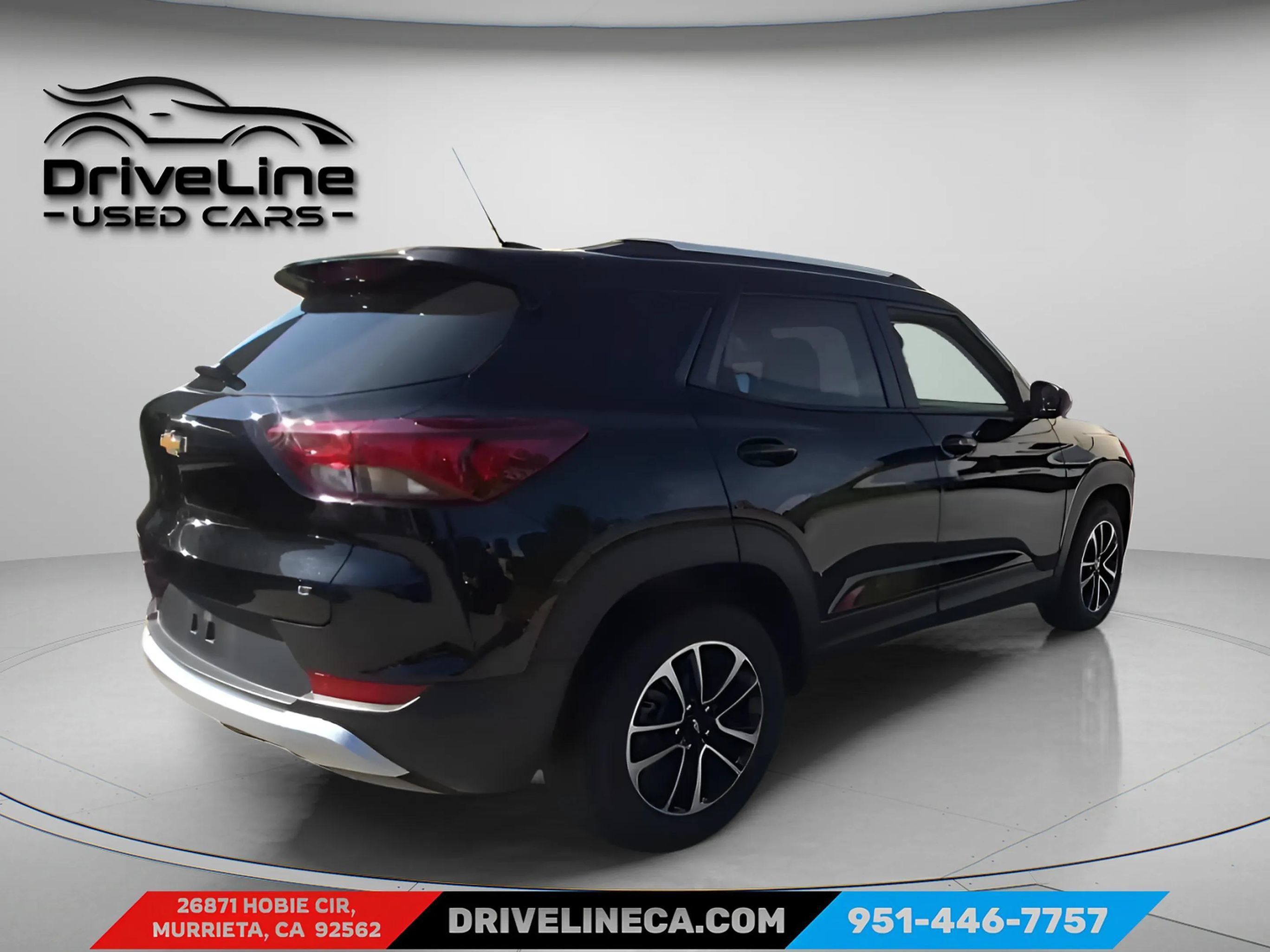 Used 2025 Chevrolet TrailBlazer LT FWD image 2