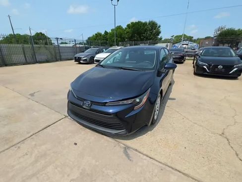 Used 2025 Toyota Corolla LE FWD image 1