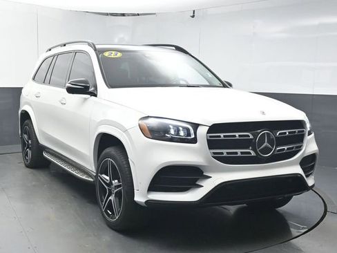 Used 2023 Mercedes-Benz GLS 450 4MATIC image 2