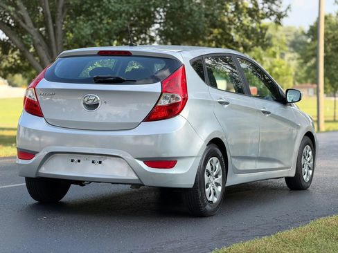 Used 2017 Hyundai Accent SE FWD image 4
