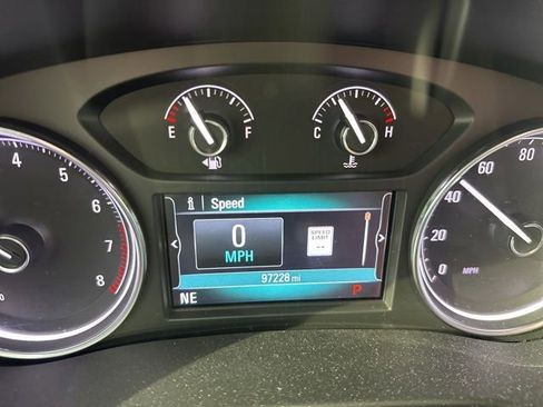 Used 2018 Buick Enclave Essence AWD/4WD image 10