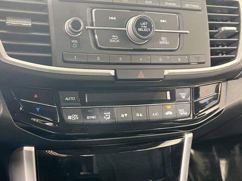 Used 2017 Honda Accord Hybrid Sedan image 15