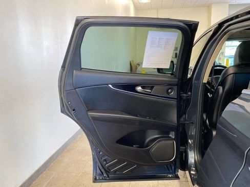 Used 2022 Lincoln Nautilus Reserve image 8