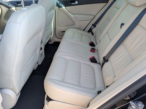 Used 2017 Volkswagen Tiguan SEL image 27