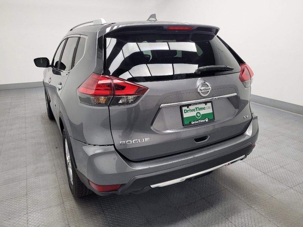 Used 2017 Nissan Rogue SV FWD image 6
