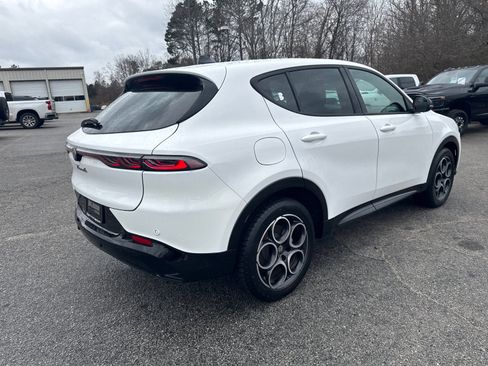 Used 2025 Alfa Romeo Tonale image 5