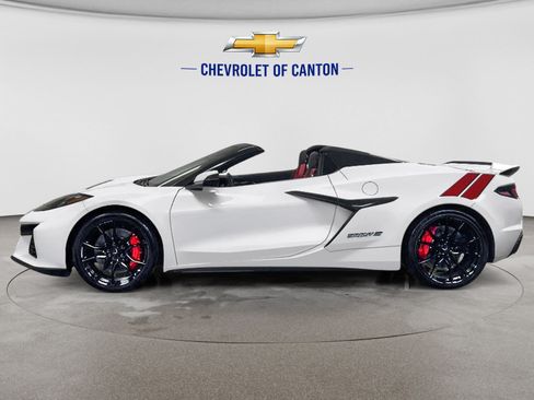 New 2027 Chevrolet Corvette Grand Sport w/ Z52 Sport Performance Package RWD image 2