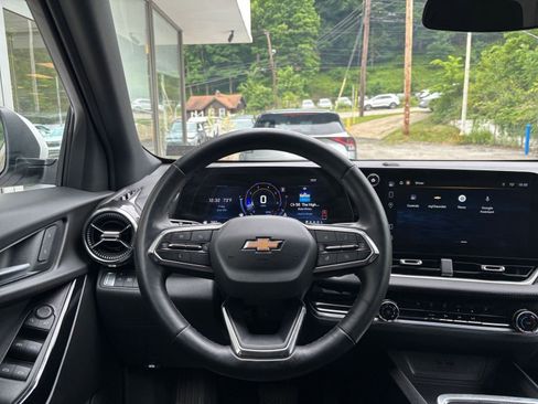 Used 2025 Chevrolet Equinox LT FWD image 35