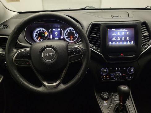 Used 2019 Jeep Cherokee Latitude w/ Popular Appearance Group AWD/4WD image 22