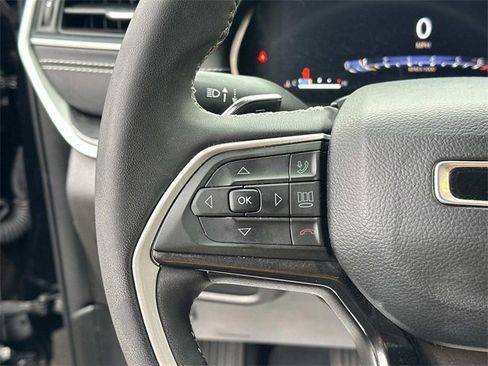 Certified 2023 Jeep Grand Cherokee Laredo image 25