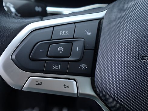 Certified 2024 Volkswagen Jetta S FWD image 21