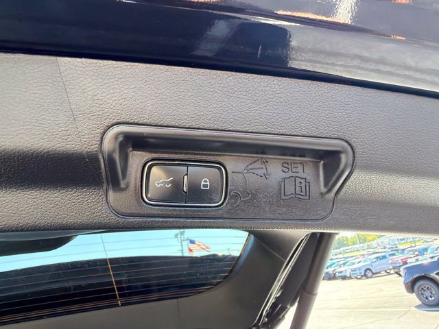 Used 2024 Ford Explorer XLT w/ Equipment Group 202A AWD/4WD image 14