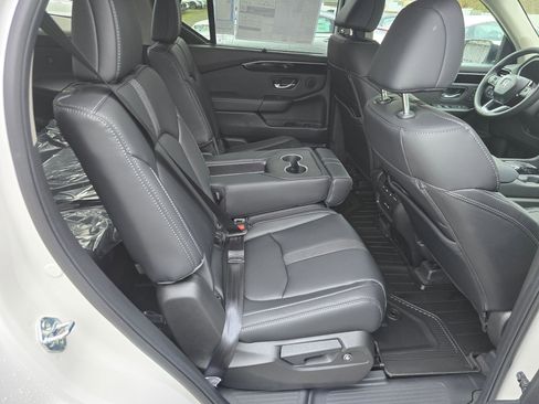 New 2025 Honda Pilot EX-L image 13