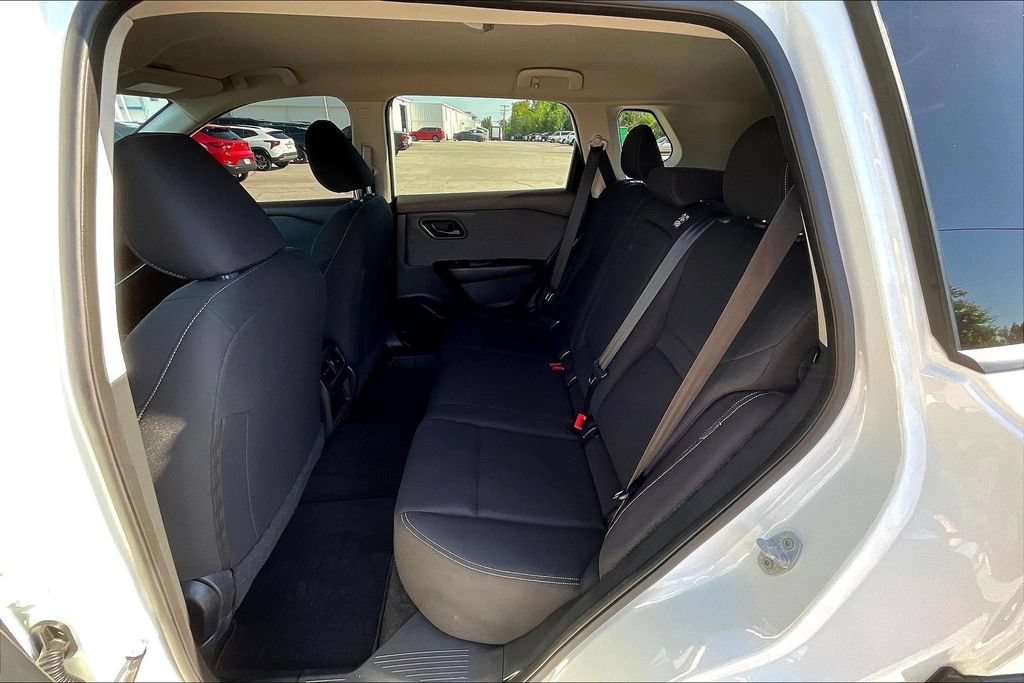 Used 2023 Nissan Rogue S AWD/4WD image 6
