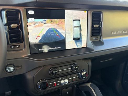 New 2025 Ford Bronco Badlands image 7