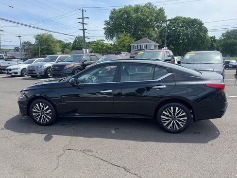 Used 2023 Nissan Altima 2.5 SV AWD/4WD image 9