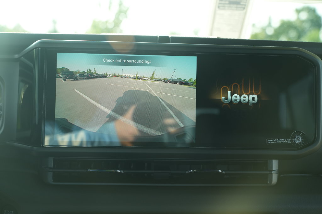 New 2026 Jeep Gladiator Sport AWD/4WD image 25