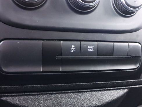 Used 2023 RAM 1500 Classic SLT AWD/4WD image 25