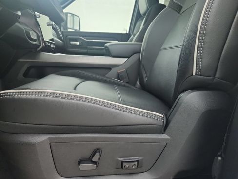 New 2026 RAM 2500 Laramie AWD/4WD image 11