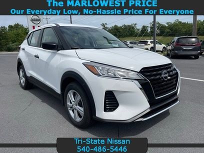 New 2025 Nissan Kicks Play S