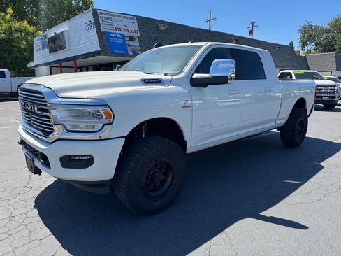 Used 2023 RAM 2500 Laramie AWD/4WD image 2