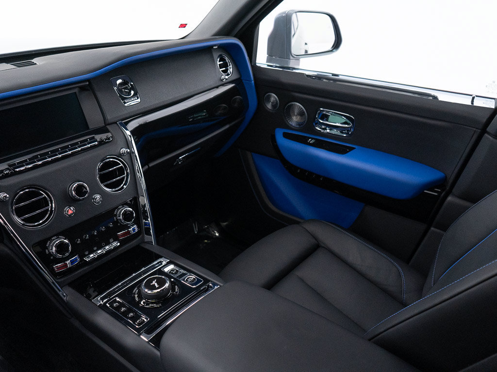 Certified 2022 Rolls-Royce Cullinan w/ Technology Package AWD/4WD image 35