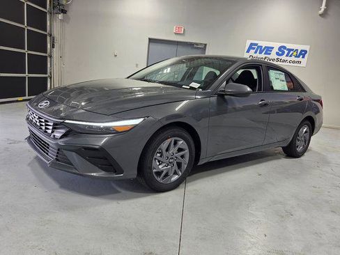 New 2026 Hyundai Elantra Blue image 3