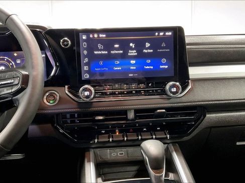 Used 2025 Chevrolet Colorado LT w/ LT Convenience Package image 8