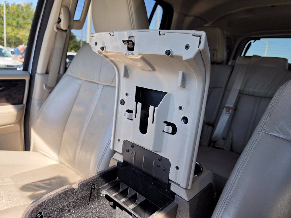 Used 2017 Lincoln Navigator Select RWD image 30