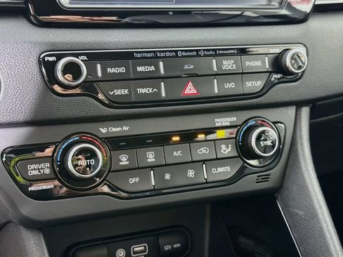 Used 2018 Kia Niro EX w/ EX Touring Graphite Edition FWD image 7