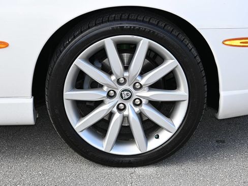 Used 2006 Jaguar XK8 XK8 2dr Convertible image 36