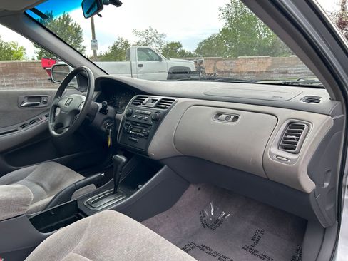 Used 2001 Honda Accord LX image 27