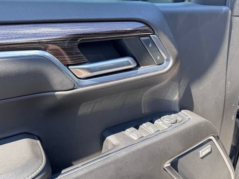 Used 2022 Chevrolet Silverado 1500 RST w/ Convenience Package II AWD/4WD image 8