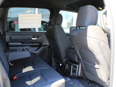 New 2026 RAM 1500 Express AWD/4WD image 27