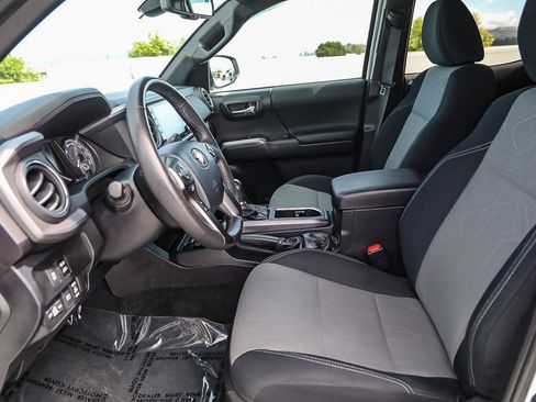 Used 2023 Toyota Tacoma TRD Off-Road AWD/4WD image 17