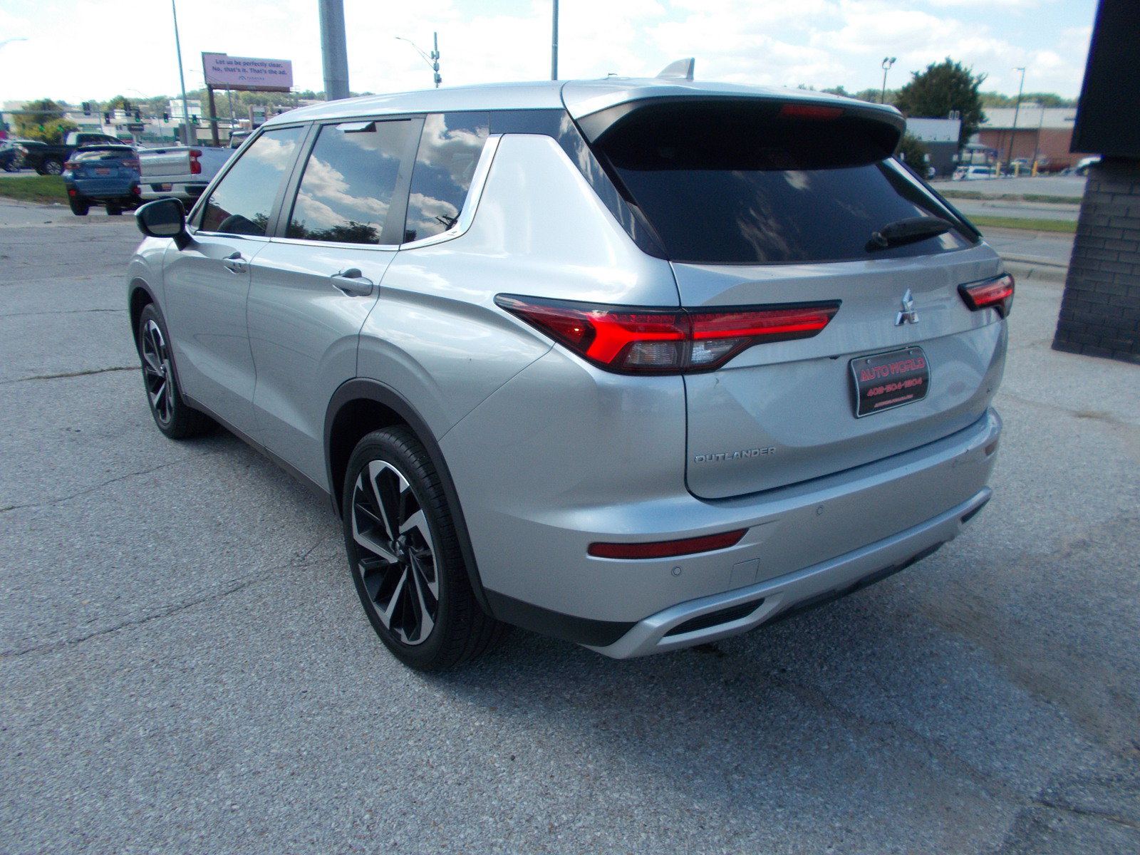 Used 2024 Mitsubishi Outlander SE FWD image 7
