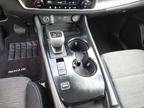 Used 2023 Nissan Rogue SV FWD image 18