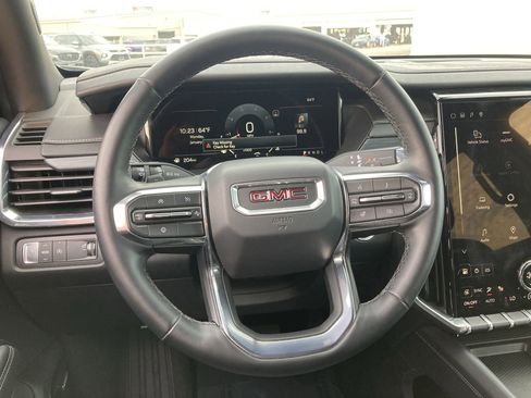 Used 2025 GMC Acadia Elevation image 11