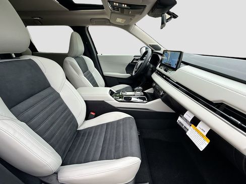 New 2026 Mitsubishi Outlander SE image 30