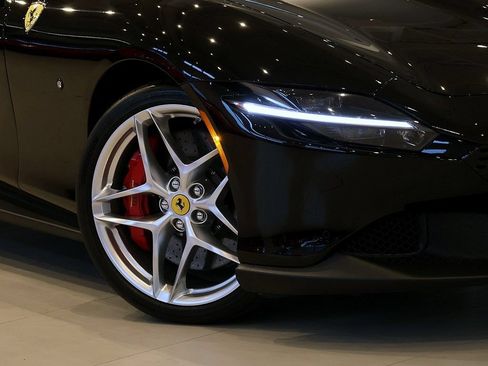 Certified 2025 Ferrari Roma Spider RWD image 7