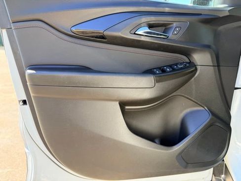 Used 2023 Chevrolet TrailBlazer RS FWD image 19
