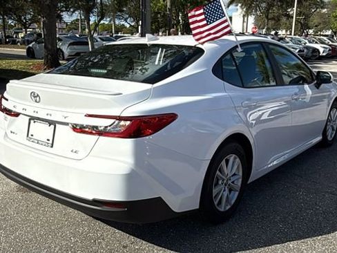 Used 2025 Toyota Camry LE w/ Convenience Package image 10