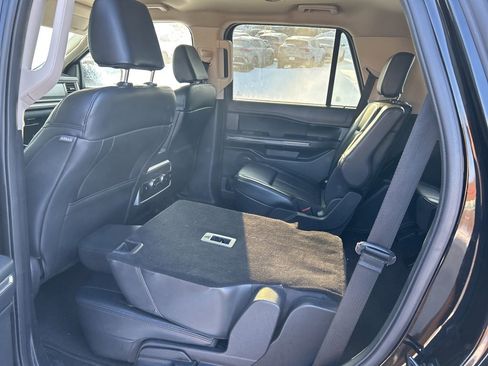 Used 2024 Ford Expedition XLT image 10