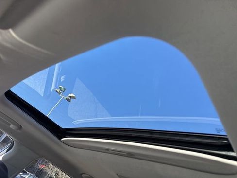 Used 2022 Kia Seltos EX image 5