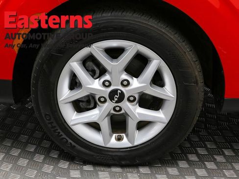 Used 2024 Kia Soul LX w/ Option Group 015 image 32